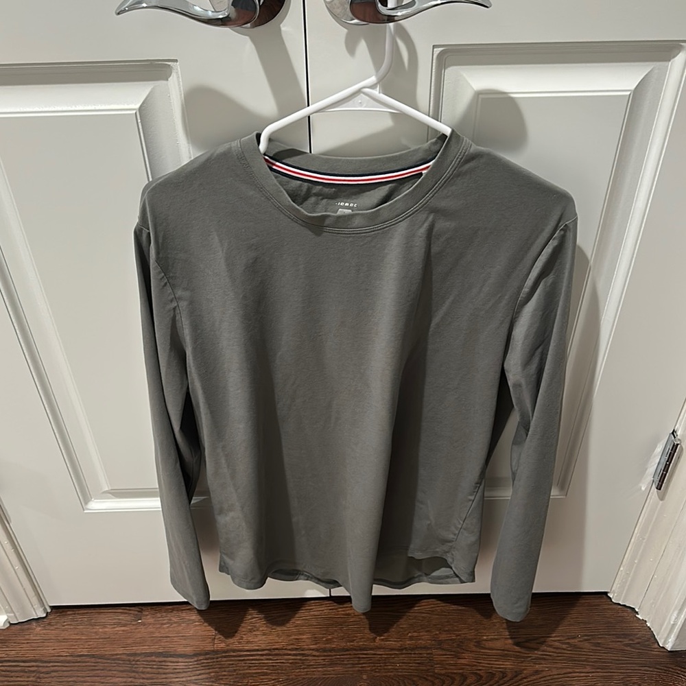 Men's Gray long sleeve shirt